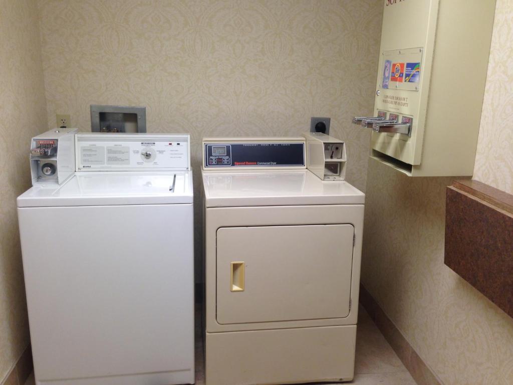 Country Inn & Suites By Radisson, Lincoln North Hotel And Conference Center, Ne Exteriör bild