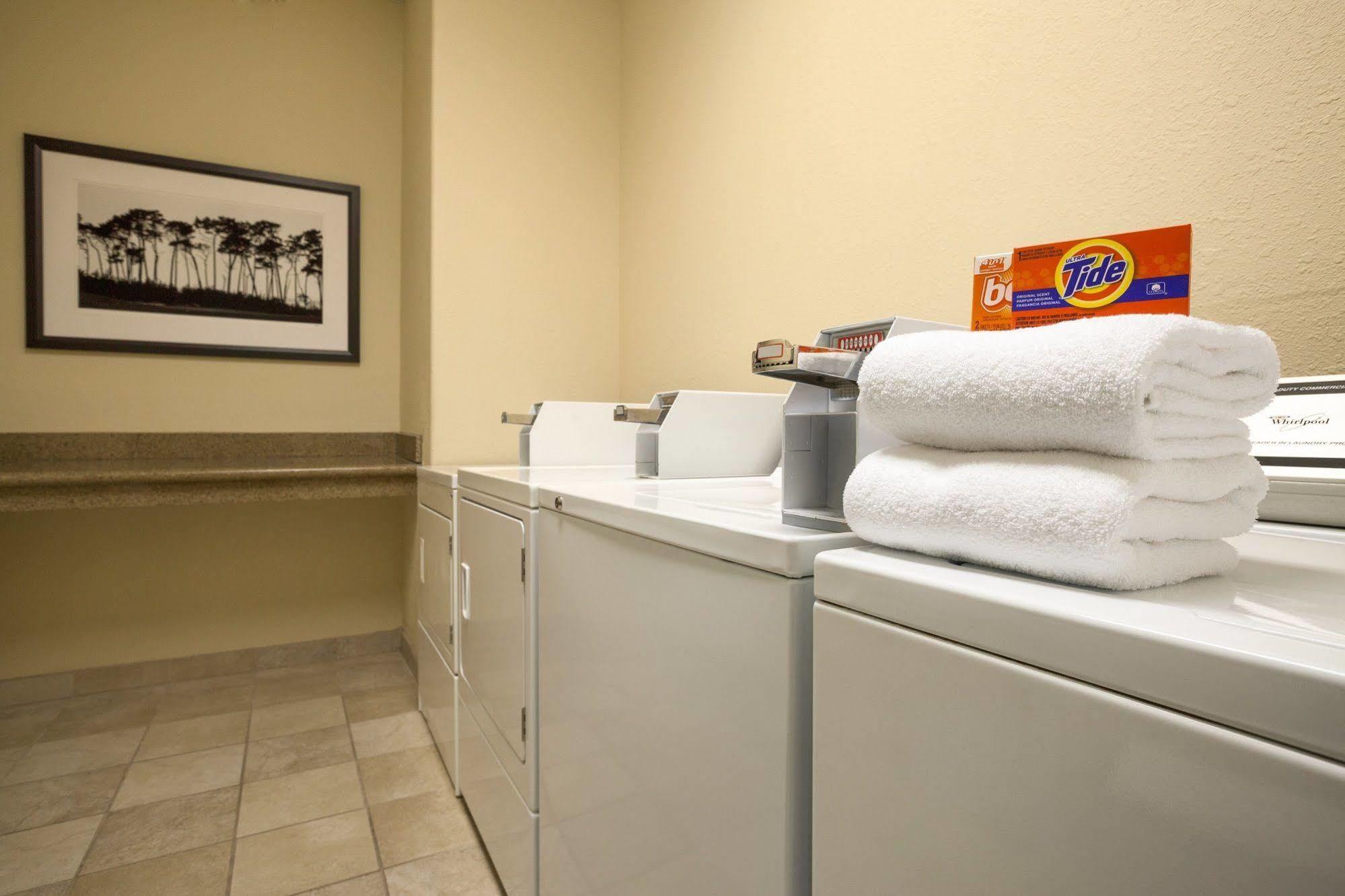 Country Inn & Suites By Radisson, Lincoln North Hotel And Conference Center, Ne Exteriör bild